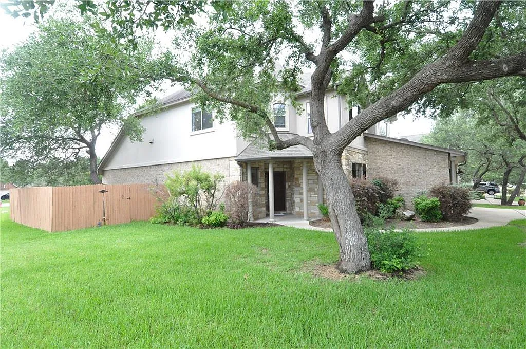 4 bed, 3.5 bath, 3128 sqft, $2,650 — Photo 2
