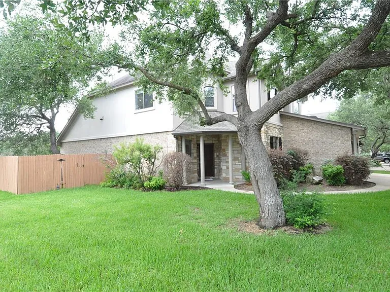 3323 Pine Needle Cir — Photo 2