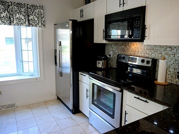 4th image of 5030 E Woodmill Dr
