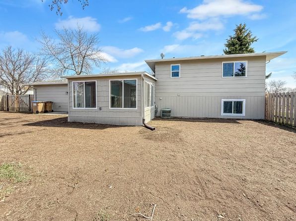 1704 3rd St SE, Minot, ND 58701