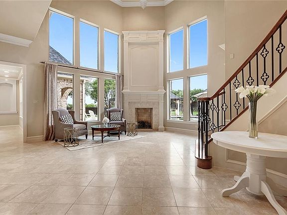 3rd image of 3004 Nottingham Dr
