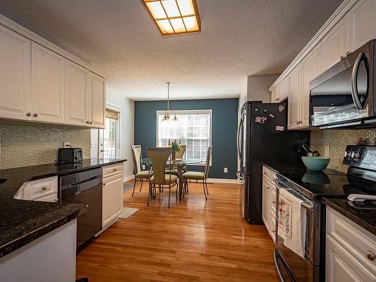 440 Spring Lake Dr — Photo 15