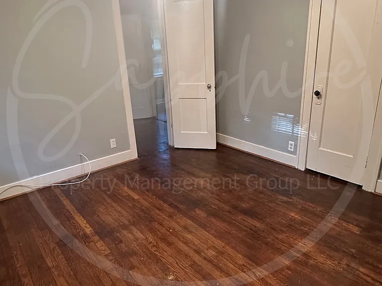 2404 E 67th Ter — Photo 15