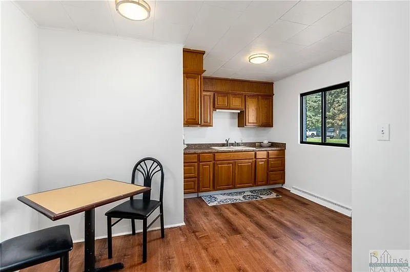 3 bed, 1.0 bath, $1,350 — Photo 3