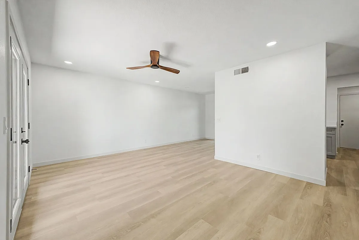 Building Photo - 1818 W Village Way