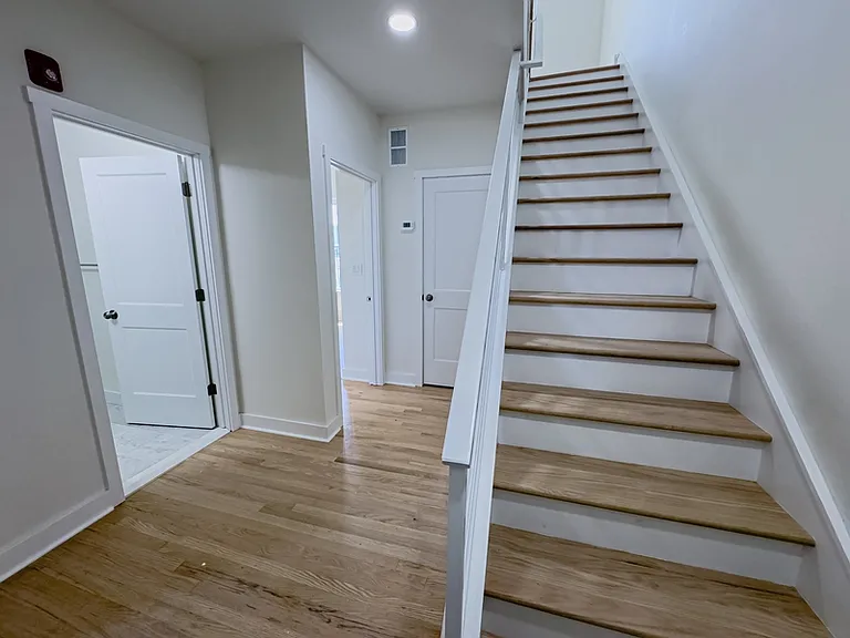 2013 Green St #3F — Photo 17