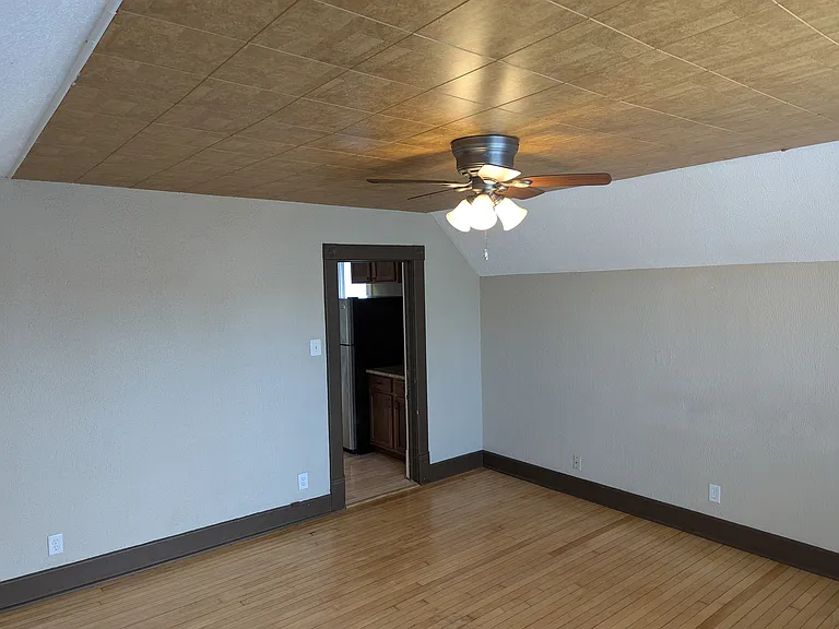 S Logan Ave — Photo 11