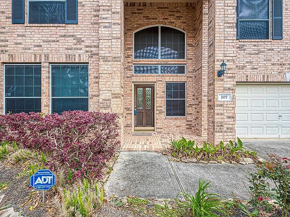 4th image of 207 Blossomwood Drive