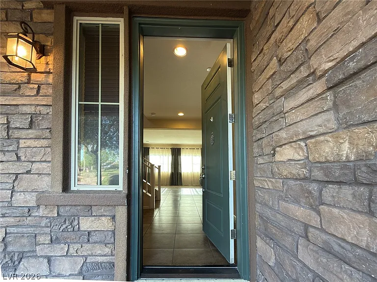 208 Rocky Basin St — Photo 8