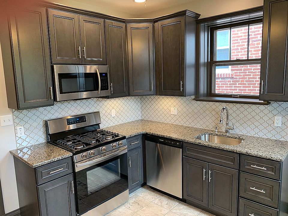 1st image of 3928 Parker Ave