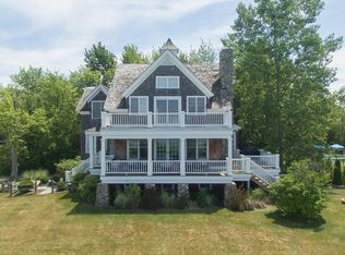 611 Lake Shore Dr, South Haven, MI 49090