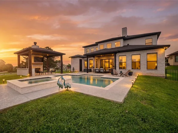 101 Grandview Blvd, Montgomery, TX 77356