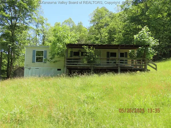 612 Cabin Run Rd, Le Roy, WV 25252