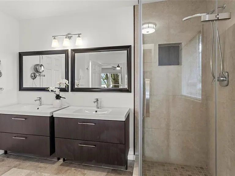 1695 Spinnaker Dr — Photo 19