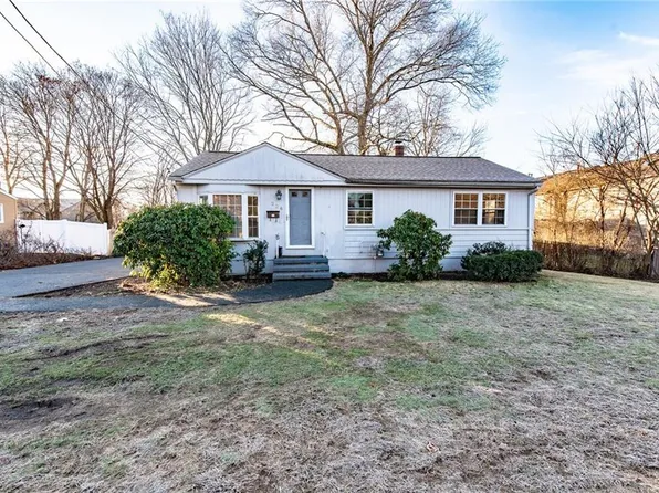 236 Mayfield Ave, Cranston, RI 02920