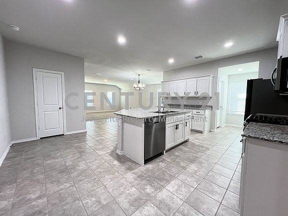 2nd image of 637 Spaulding St
