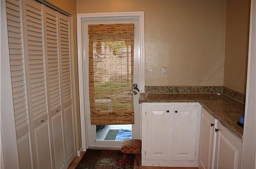 4th image of 4640 NE 1st Ter