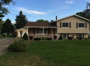 1269 E Southfield Dr, Jackson, MI 49203