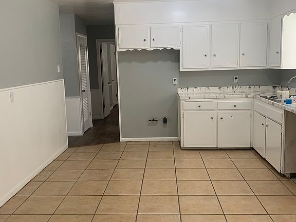 4th image of 3622 SE 29th Ave