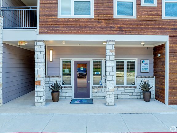 4th image of 3300 Oak Creek Dr #3502