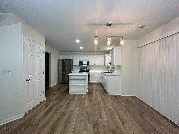 5th image of 4015 Lake Charles Way