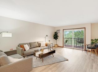 4045 Hodgson Rd APT 322, Shoreview, MN 55126