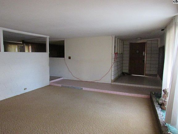 3rd image of 1104 E 2nd Ave