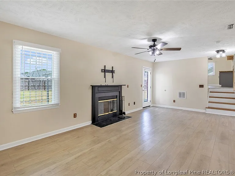 1931 Daphne Cir — Photo 16