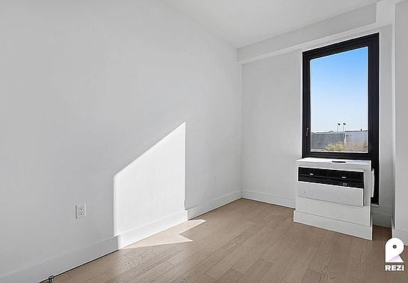 4th image of 629 4th Ave #809