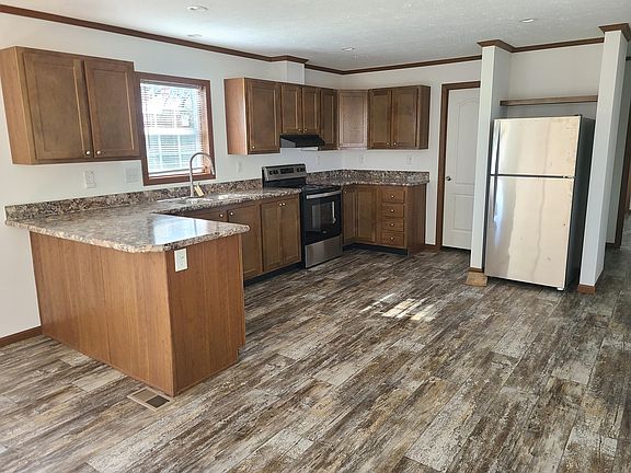 4th image of 28 Riverview Dr