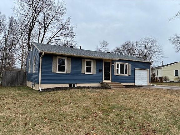 2nd image of 1611 S Queen Ridge Way