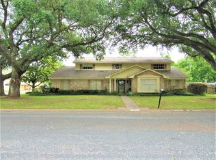 1403 Linwood Dr, Wharton, TX 77488