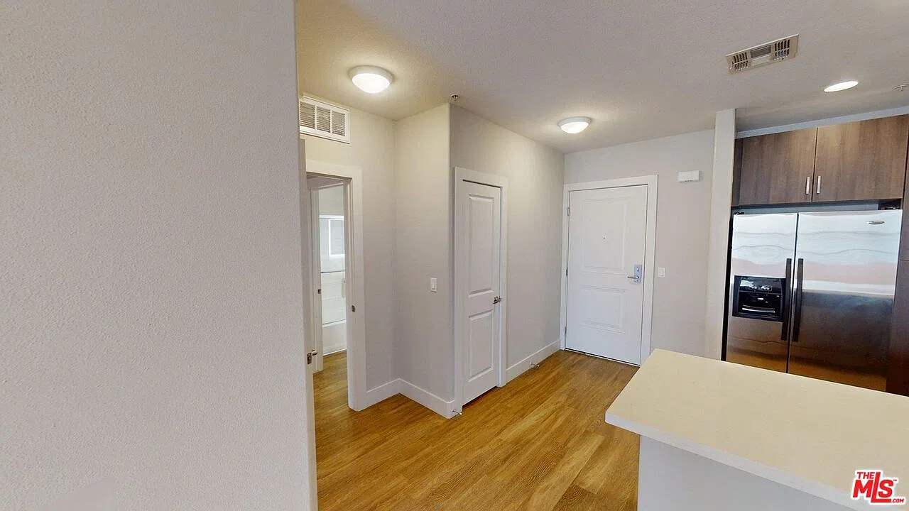 1 bed, 1.0 bath, 857 sqft, $4,395 — Photo 4