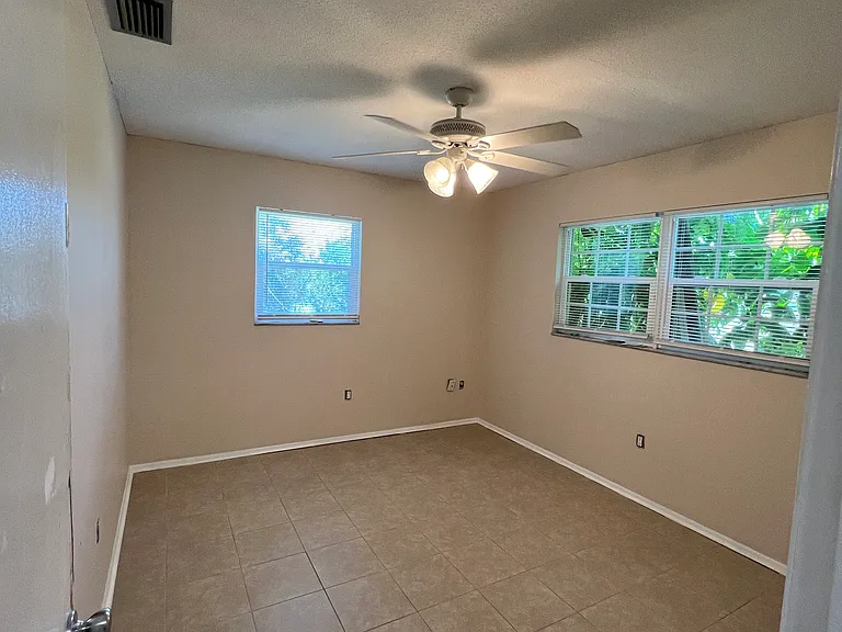 342 Briarwood Rd — Photo 6