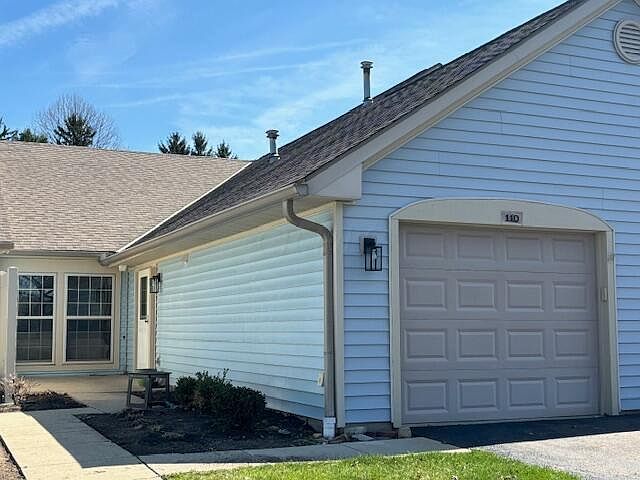 1st image of 110 Oak Creek Pl