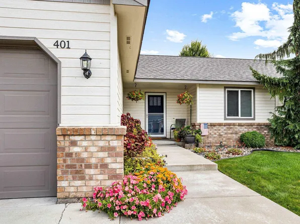 401 Virginia Ct, Zillah, WA 98953