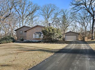 7220 Red Oak Dr, Crystal Lake, IL 60012