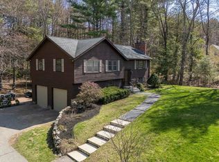 12 Butterfield Ln, Stratham, NH 03885