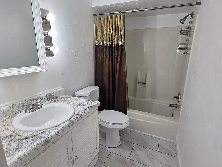 1725 Cromwell Dr — Photo 13
