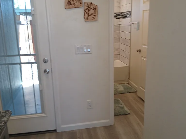 4504 E Linden St — Photo 10