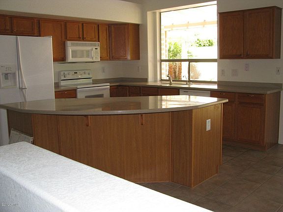 3rd image of 17626 W Stinson Dr