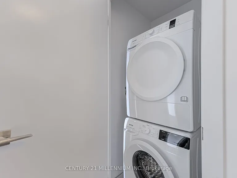 159 Wellesley St E #708 — Photo 9