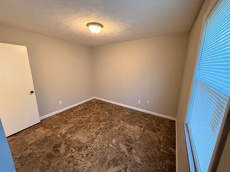1203 Fair Dr #3 — Photo 7