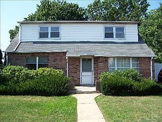 5th image of 828 Park Ln S