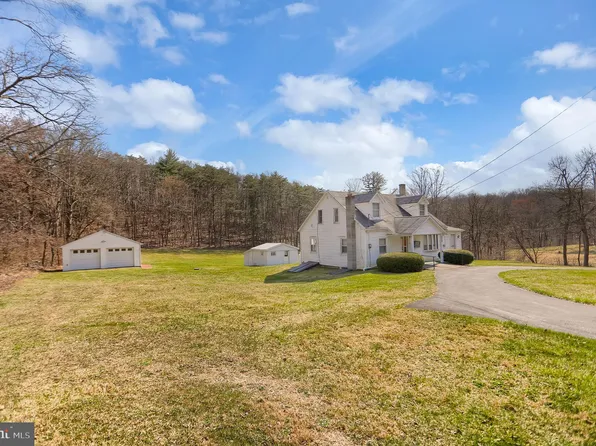 699 Buckwheat Rd, Millerstown, PA 17062