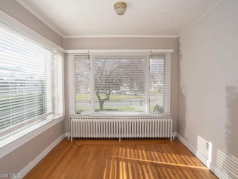 1 McLeod Rd — Photo 5