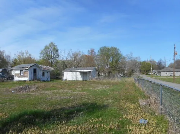 124 Liberty St, Mortons Gap, KY 42440