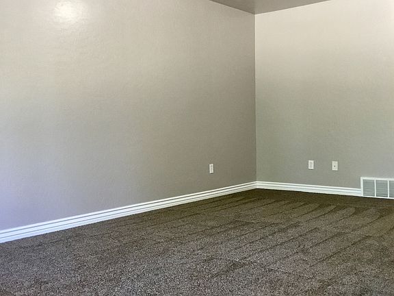 Main Floor Family Rm