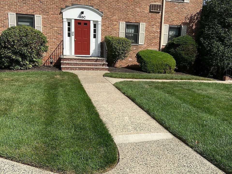 1st image of 38 Sandra Cir APT C1