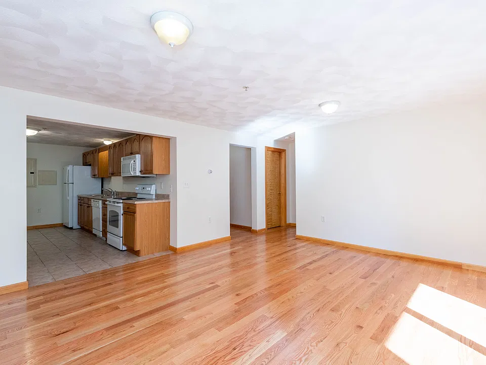 8 Leblanc Dr